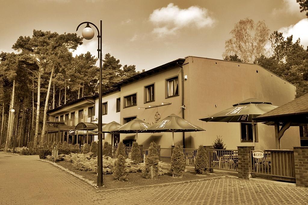 Santana Club Bed and Breakfast Wieleń Zaobrzański Esterno foto