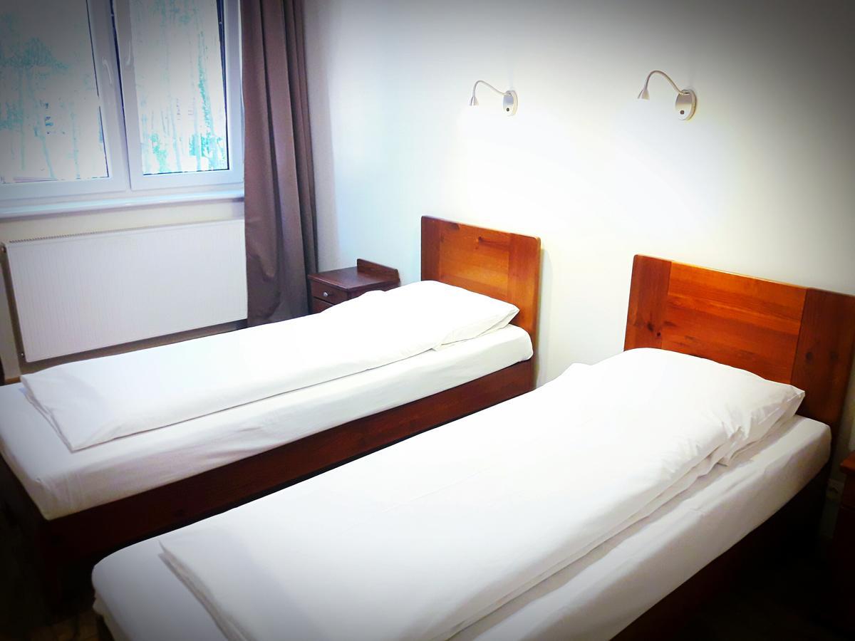Santana Club Bed and Breakfast Wieleń Zaobrzański Esterno foto